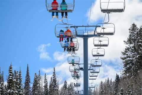 A guide to picking the perfect ski or snowboard season pass for Utah