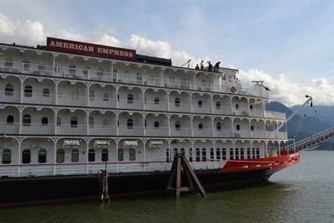 The American Queen Steamboat Company launches cruises on the Columbia and Snake Rivers