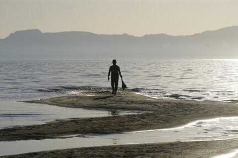 Wildlife, air quality at risk as Great Salt Lake nears low | Environment