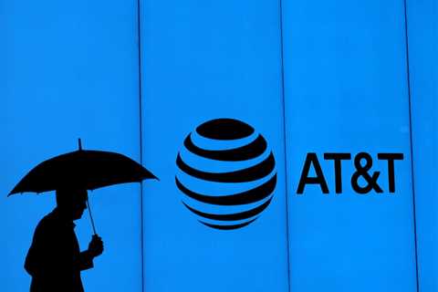 AT&T will let unlimited-data prospects pay extra to keep away from the gradual lane