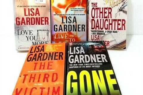 Lisa Gardner NY Times Best Selling Author Lot of 5 Books