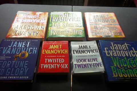 BEST SELLING NOVELS WRITTEN BY JANET EVANOVICH