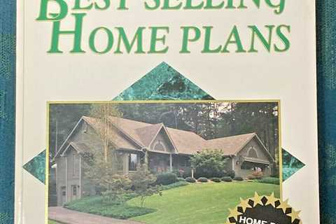 300 Hundred Best Selling Home Plans (Trade Paperback) - Garlinghouse