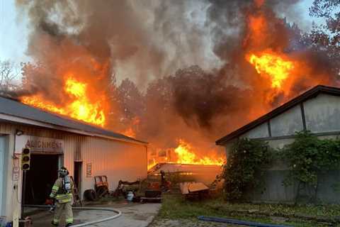 Fire destroys classic cars workshop, vehicles inside | Local News