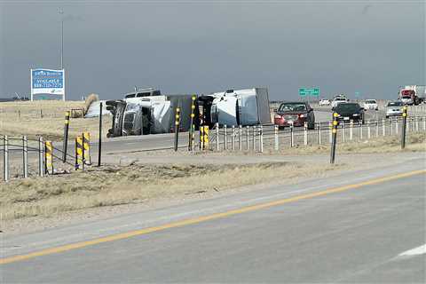 Winds of 55-65 MPH possible today on I-80, I-25 in Southeast Wyoming