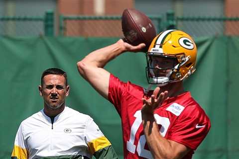 Green Bay Packers sign QB Jake Dolegala after the mini camp tryout