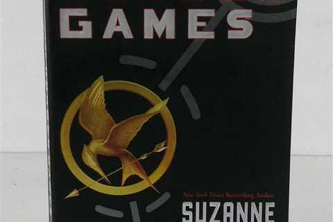 The Hunger Games [Book 1] , Best Selling Author Suzanne Collins - Good