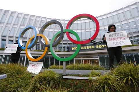 Tibetan college students protest in opposition to the Beijing Olympics