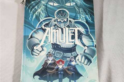 New York Times Best Selling Book Amulet Kazu Kibuishi