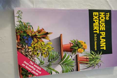 ⭐The House Plant Expert: The world's best-sell..by Dr. D. G. Hessayon Paperback