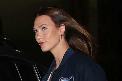 Karlie Kloss Goes for Evening Stroll Around New York City