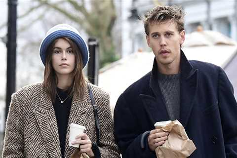 Kaia Gerber & Austin Butler perform in London on Valentine’s Day!  (Photos)