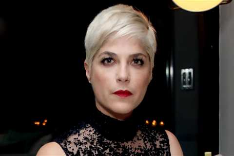 Selma Blair has issued a restraining order against her ex-boyfriend Ron Carlson after he allegedly assaulted her