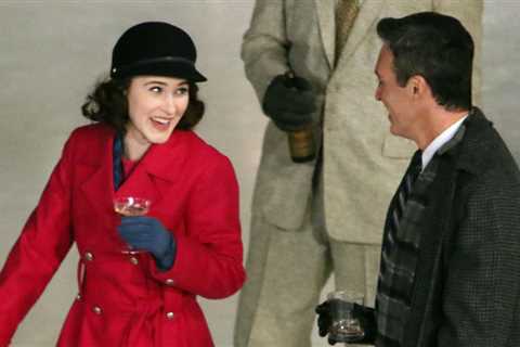 Reid Scott slips on the ice & Rachel Brosnahan kisses him while filming Marvelous Mrs. Maisel