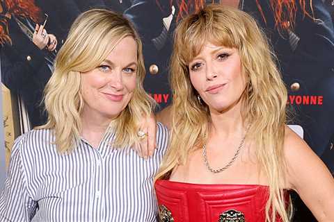 Natasha Lyonne & Amy Poehler Promote Russian Doll Season 2 At Tastemaker Event!