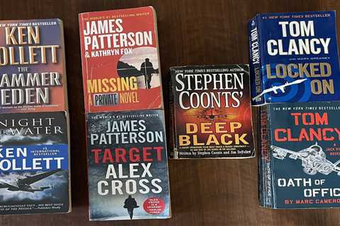 Lot of 7 Best Selling Paperback Books Patterson, Clancy, Follet, Coonts’ ￼