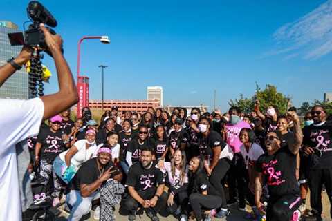 Breast cancer walk in Detroit brings over 10,000 survivors, supporters