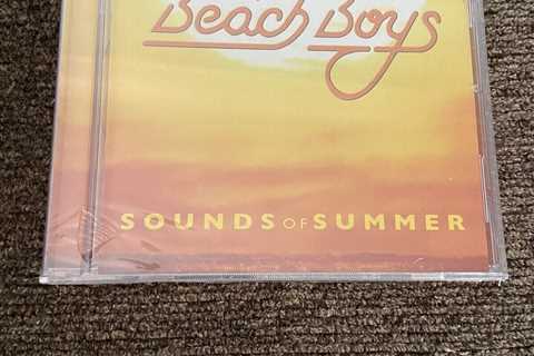 THE BEACH BOYS THE VERY BEST OF UNOPENED BRAND NEW CD WE SELL ALL CDS SANITIZED