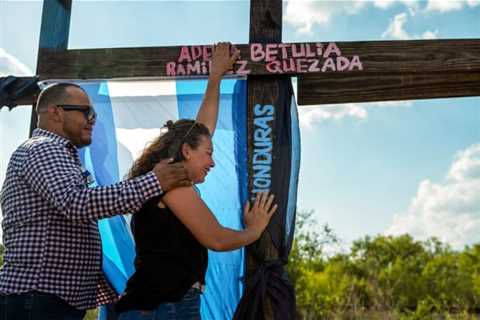 Mom who lost her daughter in trailer tragedy visits site in San Antonio