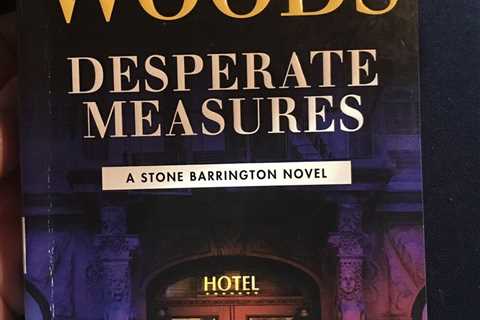 **~**STUART WOODS #1  NY TIMES BEST SELLING AUTHOR - DESPERATE MEASURES **~**