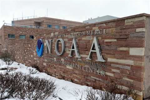 NOAA Boulder hosts 8th Grade Science Days