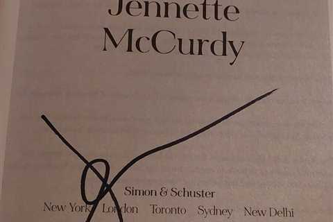 I'm Glad My Mom Died by Jennette McCurdy (HardCover, Signed Autograph) Best Sell