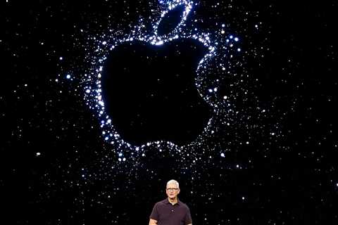 RETURN!  Apple Cuts CEO Tim Cook’s Salary by Over 40%