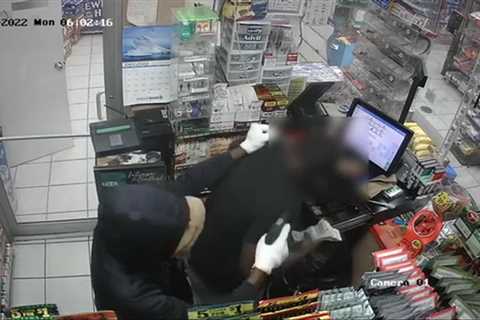 Video: Robbery at store on Cullen Blvd |  Houston, Texas news