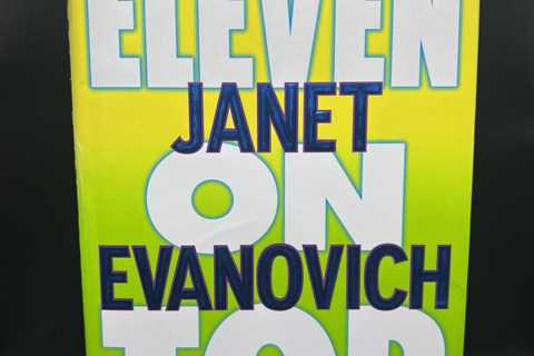 Eleven on Top - Janet Evanovich, Hardcover #1 Best Selling Author