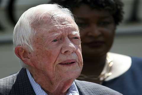 Former US President Jimmy Carter undergoes surgery for a broken hip