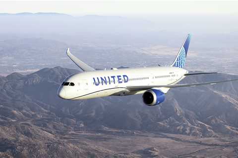 United orders 100 Boeing 787s, plans to hire at Houston’s IAH