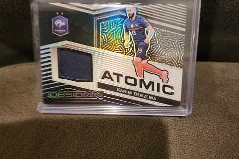 2021-22 Panini Obsidian Soccer Atomic Material Karim Benzema 075/149