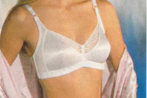 Pretty Model in Bra Best Selling Briefs Vintage Catalog Lingerie Photo Clipping