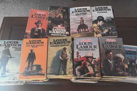 Lot of 105 VINTAGE LOUIS L'AMOUR PAPERBACK WESTERNS Best Selling Western Writer