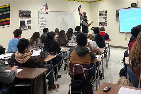 Texas Recruits High School Kids To Be Corrections Officers