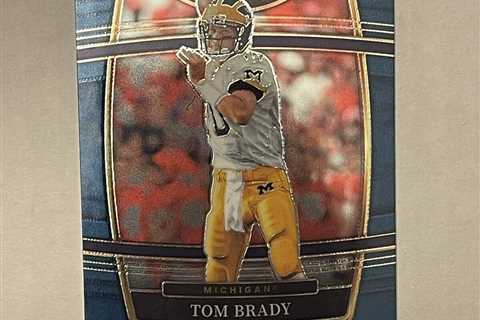 Tom Brady - 2022 Panini Select Draft Picks Blue Concourse #32