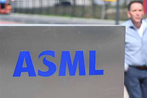 Dutch chip tech giant ASML is seeing a decline in sales and has a bright future ahead