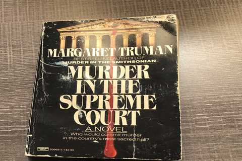 1982 Murder in the Supreme Court by Margaret Truman PaperBack Best Selling Novel