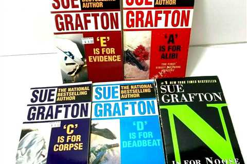 Sue Grafton  National Best Selling Author  Lot of 5 Books