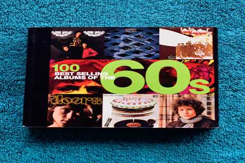 100 Best Selling Albums of the  60s / Gene Sculatti / Barnes & Noble