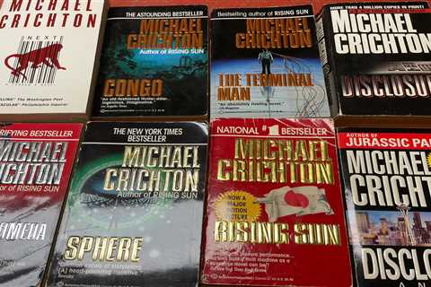 Michael Critchton - 8 best selling paperback books