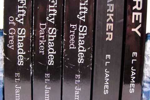 Fifty Shades Of Grey Trilogy + Grey + Darker 5 Book Lot E L James Erotic Romance