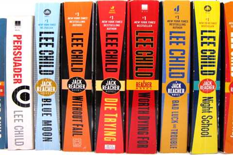 Lot of 9 Lee Child Jack Reacher Series Books Paperback Echo Burning Blue Moon +