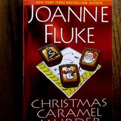 Christmas Caramel Murder by Joanne Fluke NYT Best Selling Author Date 2017 PG261