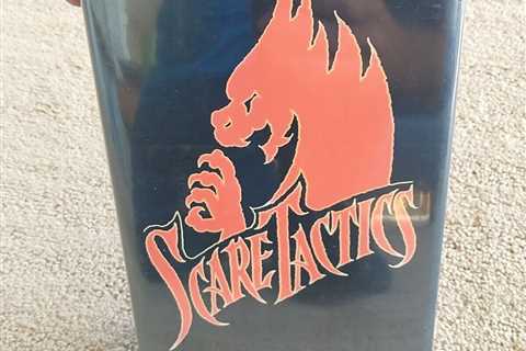 SCARE TACTICS by JOHN FARRIS.  1st Edition HC/DJ, 1988.  Horror. Nice copy.