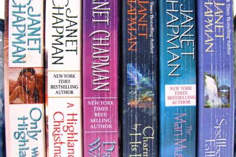 Lot of 6 JANET CHAPMAN - Paranormal Romance Spellbound Falls book lot Highlander