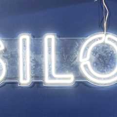 Finnish startup community CEO Riikka Pakarinen and Aalto University professor Vesa Puttonen comment on Silo AI’s acquisition – •