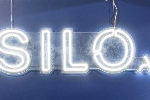 Finnish startup community CEO Riikka Pakarinen and Aalto University professor Vesa Puttonen comment on Silo AI’s acquisition – •